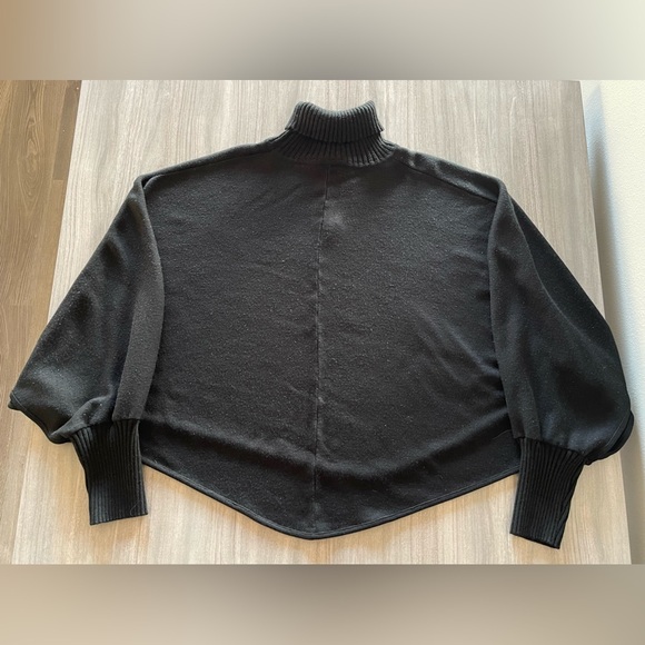 Vintage Lennie for Nina Leonard Turtleneck Sweater - Cropped Style - Size Medium - Picture 8 of 12